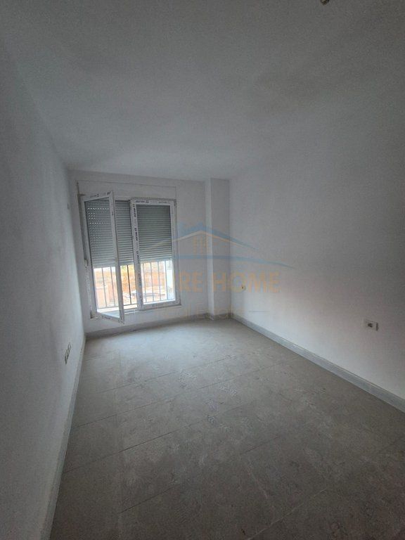 Rent, Apartment 3+1+2, located at the end of 5 May Street, near the “Ardian Klosi” School