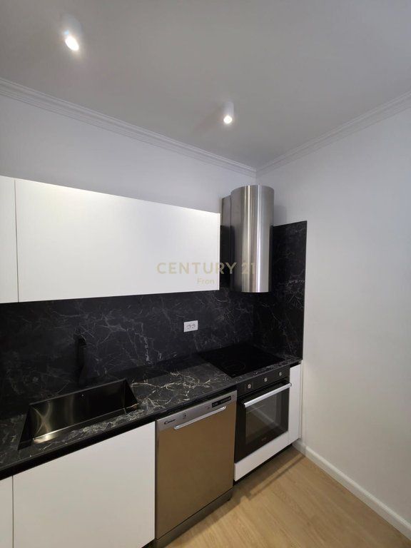 APARTAMENT 1+1 NË SHITJE RRUGA KAVAJES