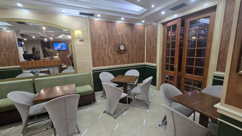 Affittasi Bar-Ristorante in Via Kavaja vicino alla Chiesa Cattolica  ID 5579
