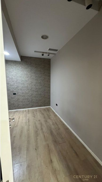 Ambient Premium për Qira Pranë Coin, Tiranë - 7000€ | 308.3 m² 7,000 € /Muaj