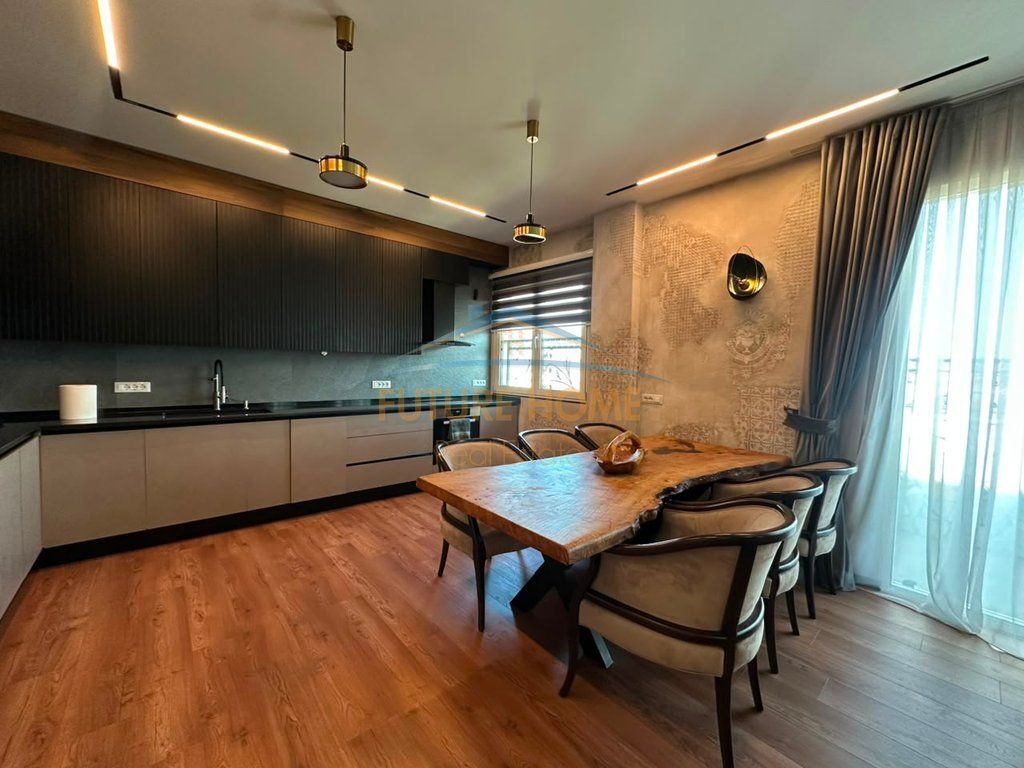 Qira,Apartament 2+1+parking, Prane Kompleksit Delijorgji !