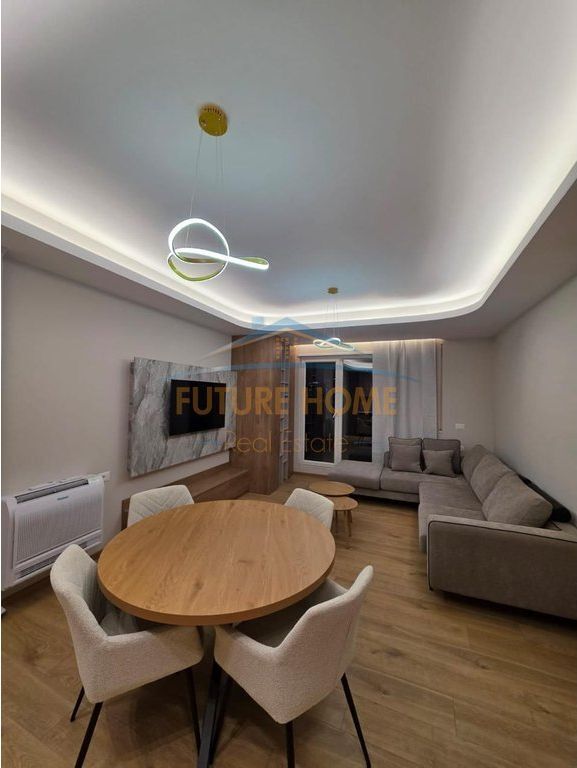 Shitet, Penthouse 2+1+2+Verandë+2 Poste Parkimi, Bulevardi Zhan D'ark, Tiranë
