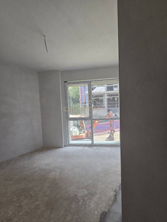 SHITET APARTAMENT 1+1 PRANE ISH PARKUT!