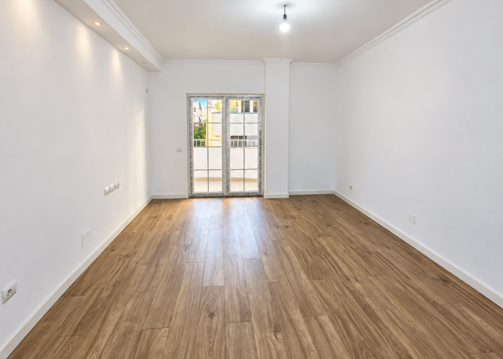 APPARTAMENTO / UFFICIO 2+1 + BALCONE IN AFFITTO | VIA DEI BOGDANË
