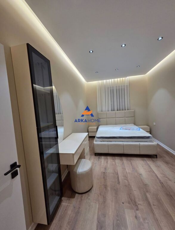 AFFITTASI APPARTAMENTO 1+1+BALCONE+POSTO AUTO "IN VIA 5 MAJI" 60.000 LEKE