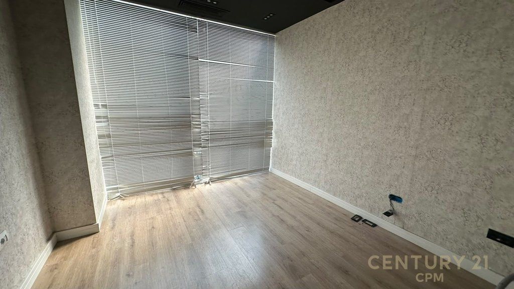 Ambient Premium për Qira Pranë Coin, Tiranë - 7000€ | 308.3 m²