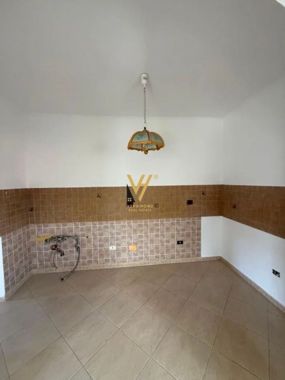 SHITET APARTAMENT 2+1+BLK TE KRISTAL CENTER 225.000 EURO