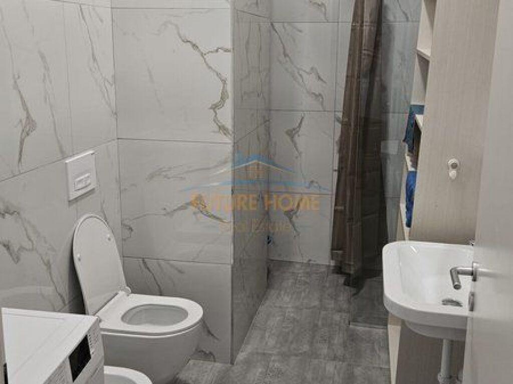 Shitet, Apartament 2+1, Rruga Frosina Plaku, Tiranë.