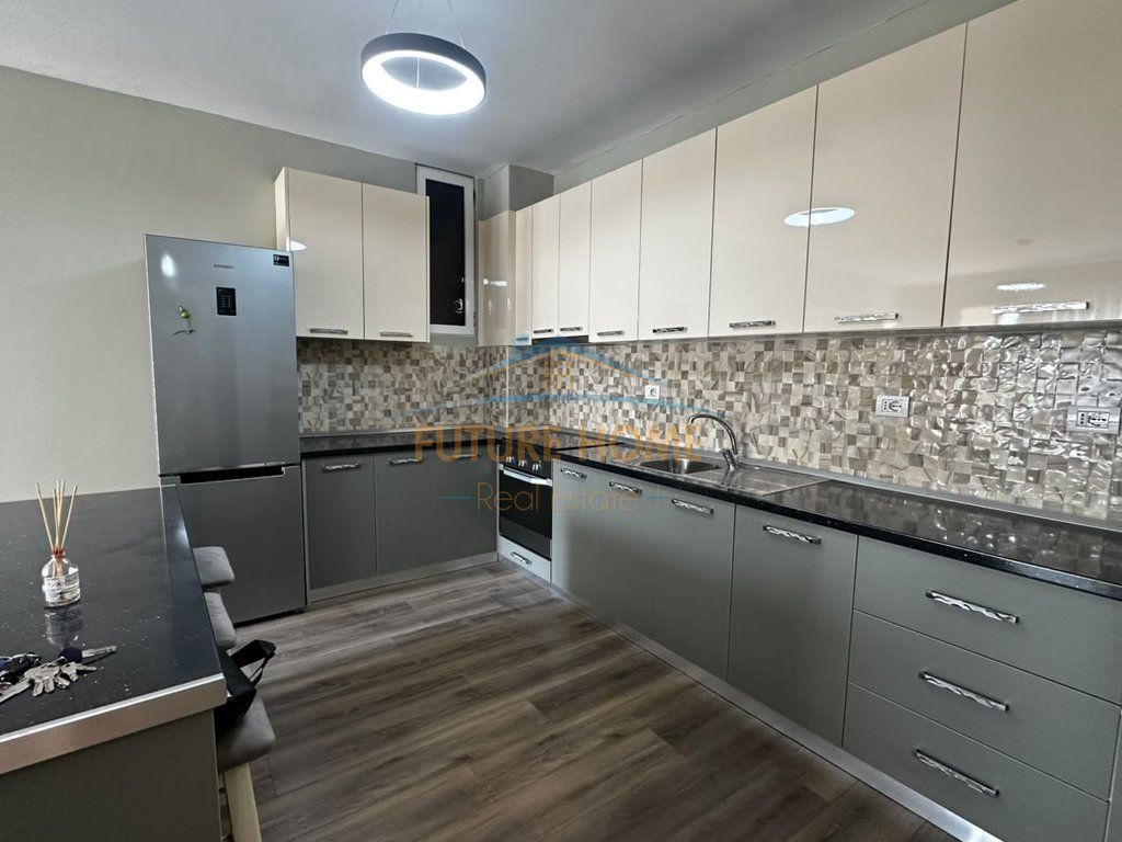 Qera,Apartament 1+1,Unaza Re !