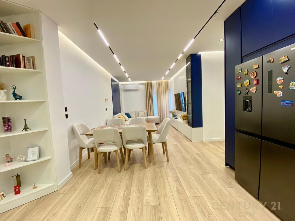 Apartament 2+1+2 per shitje te Kodra E Diellit