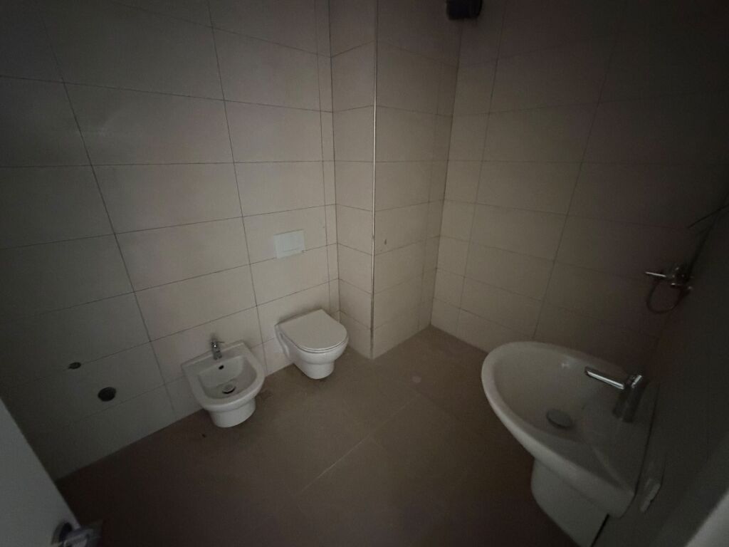 Apartament 2+1 per shitje Univers City !