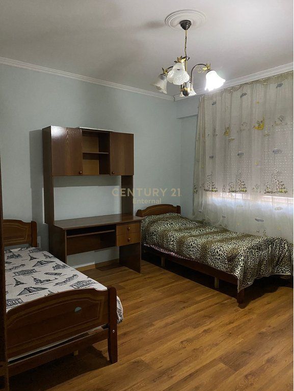 SHITET APARTAMENT 2+1+2 – TEK URA E NISHARAKUT!