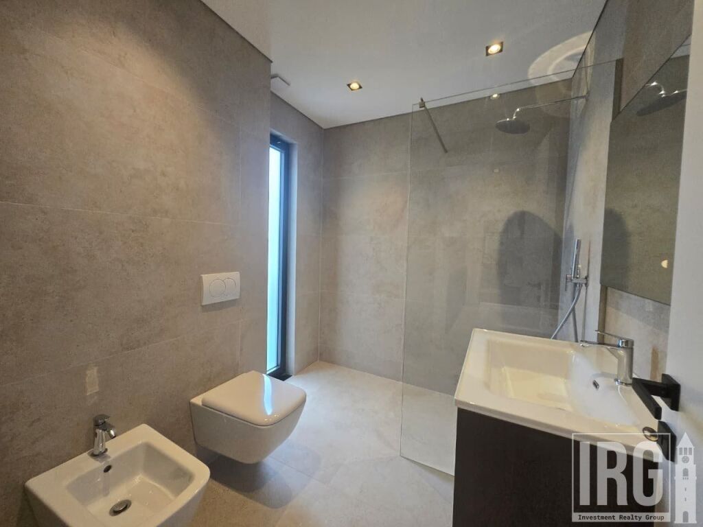 We rent a villa with a pool in Mullet near Teg.