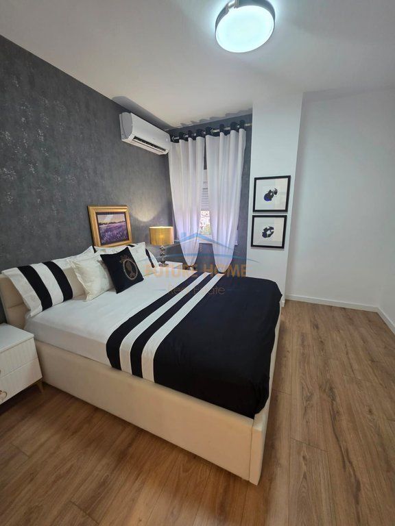 Shitet, Apartament 2+1 Zogu i Zi, Tiranë.