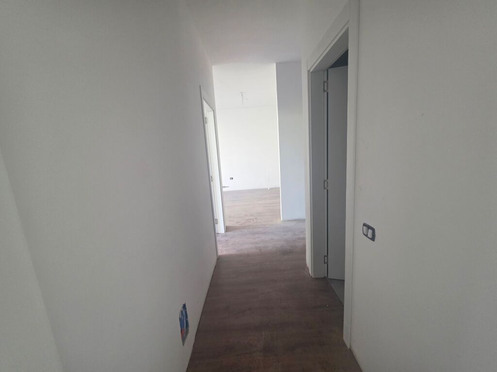 📍Porcelan Rezidenca Splendor Shitet Apartament 2+1+2