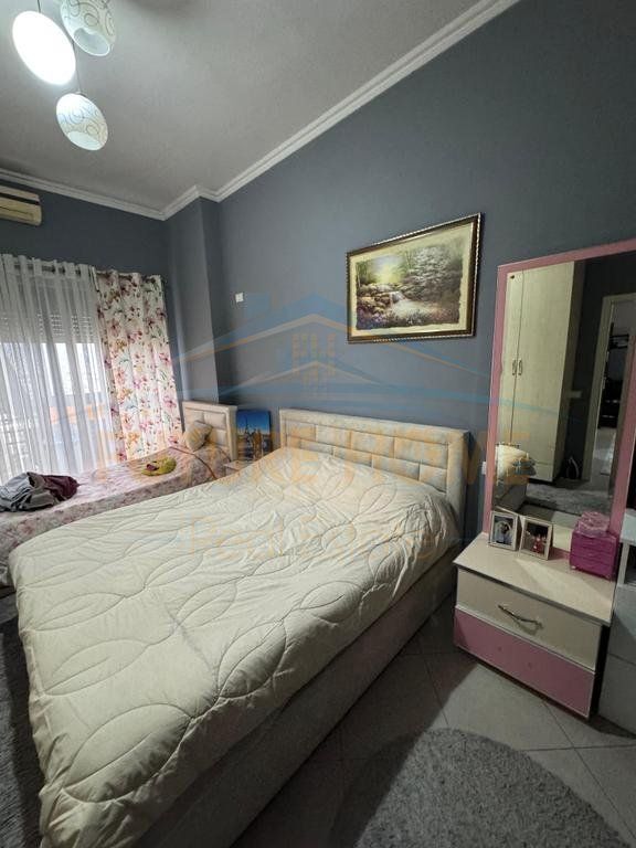 Shitet Apartament 2+1+2,Unaza e Re , Tiranë