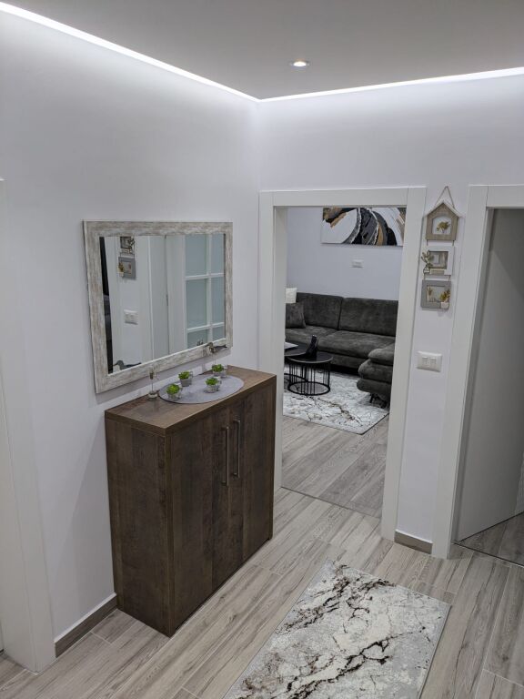 Qera | Apartament 1 + 1 | Rruga Ferit Xhajko | 700 €/muaj