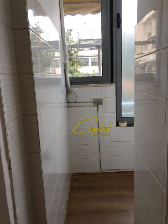 AMBIENT BIZNESI ME QIRA 65 M2 QENDER 90.000 LEKE