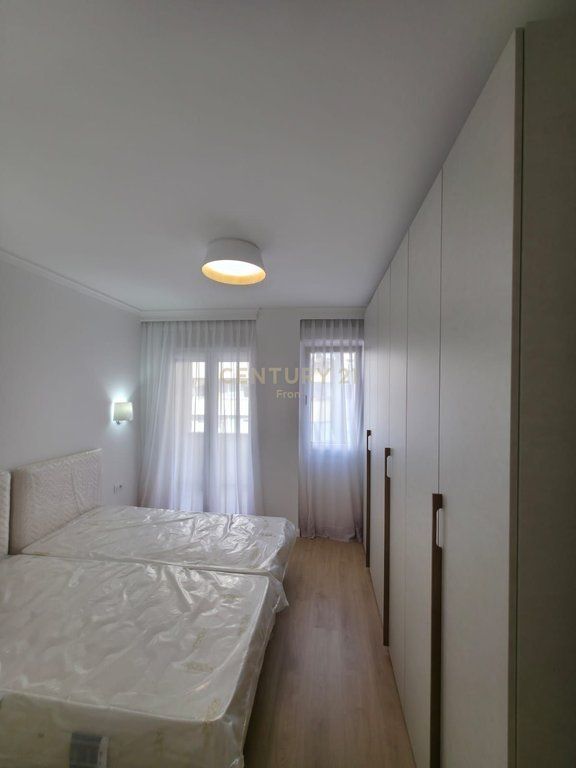 APARTAMENT 1+1 NË SHITJE RRUGA KAVAJES