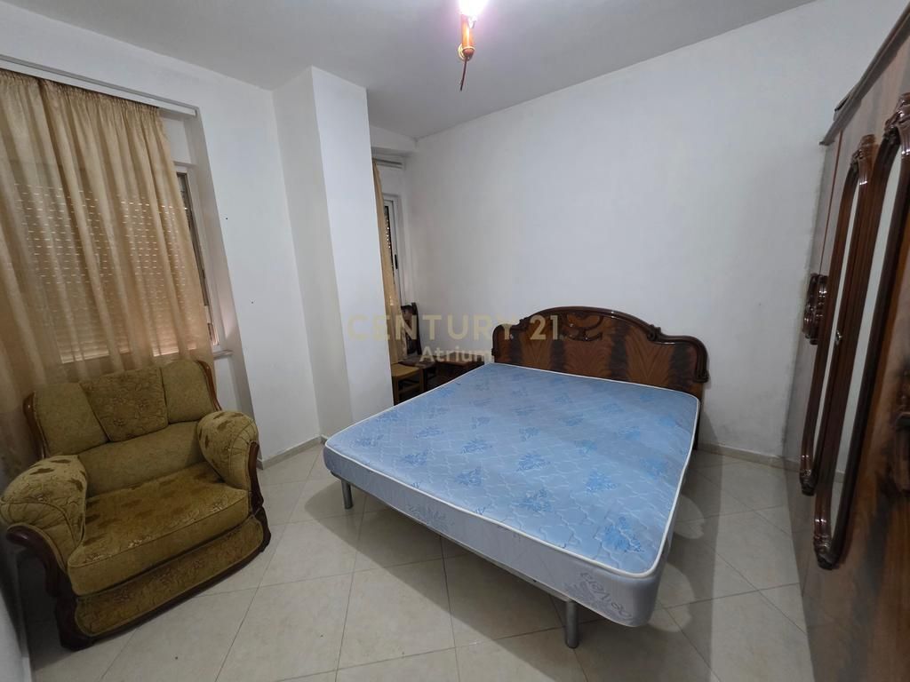 SHITET APARTAMENT 1+1 NE PORCELAN MBRAPA (U.E.T)