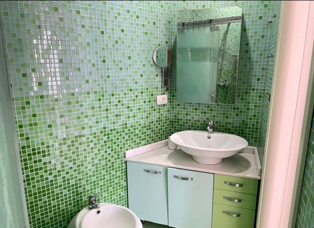Jepet me qira apartament 1+1 te Komuna e Parisit!