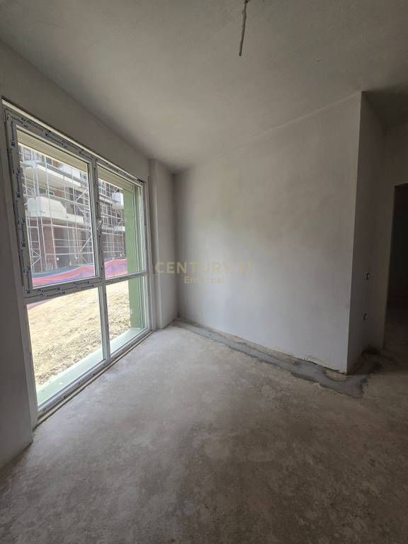 SHITET APARTAMENT 1+1 PRANE ISH PARKUT!