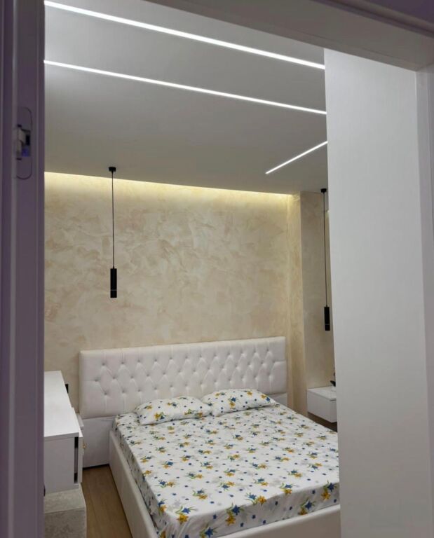 Laprakë, jepet me qira apartament 2+1!