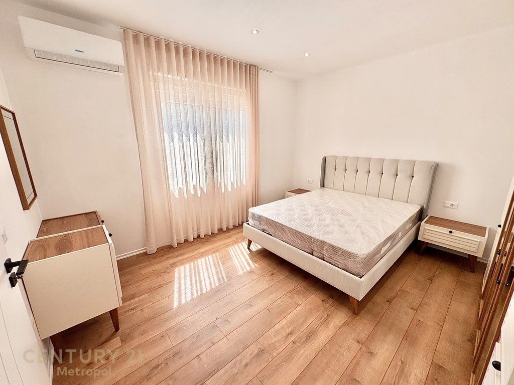 One-story villa with yard for rent in Selvia
