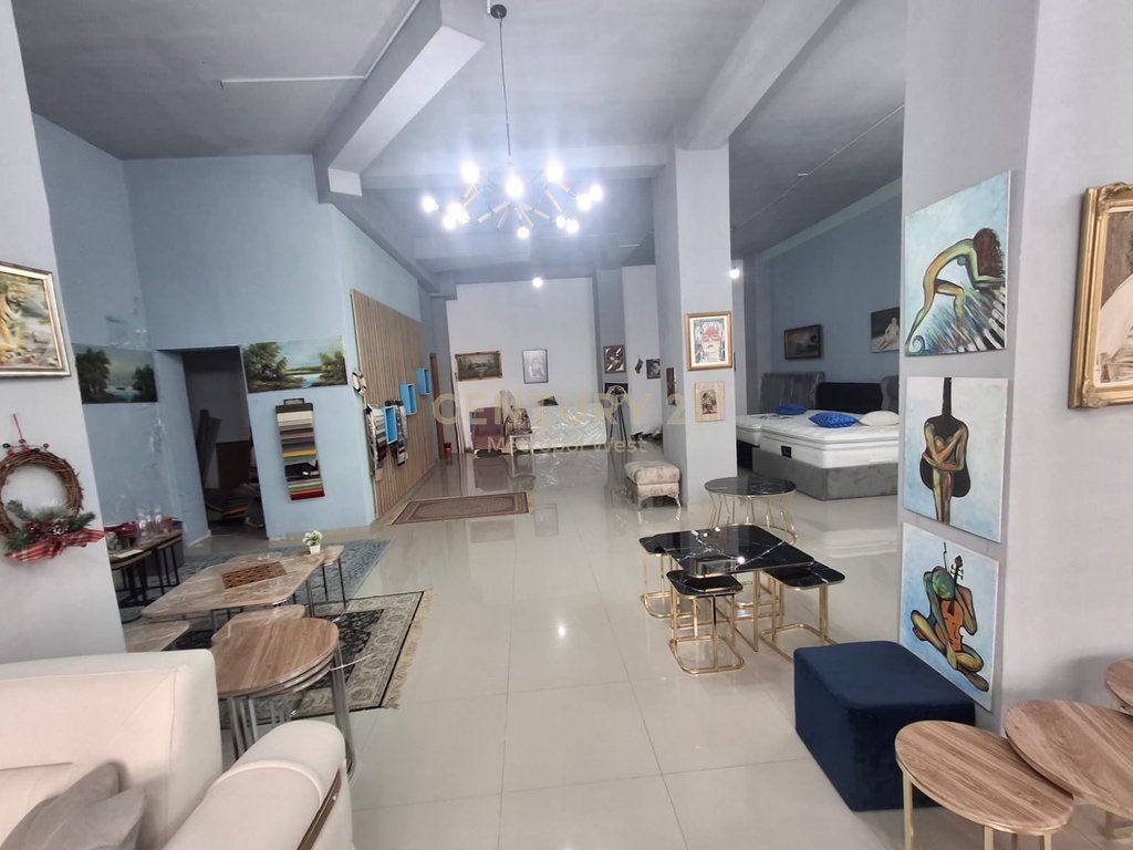 Jepet Ambient Komercial me Qira – Unaza e Re, pranë Rruga Teodor Keko!