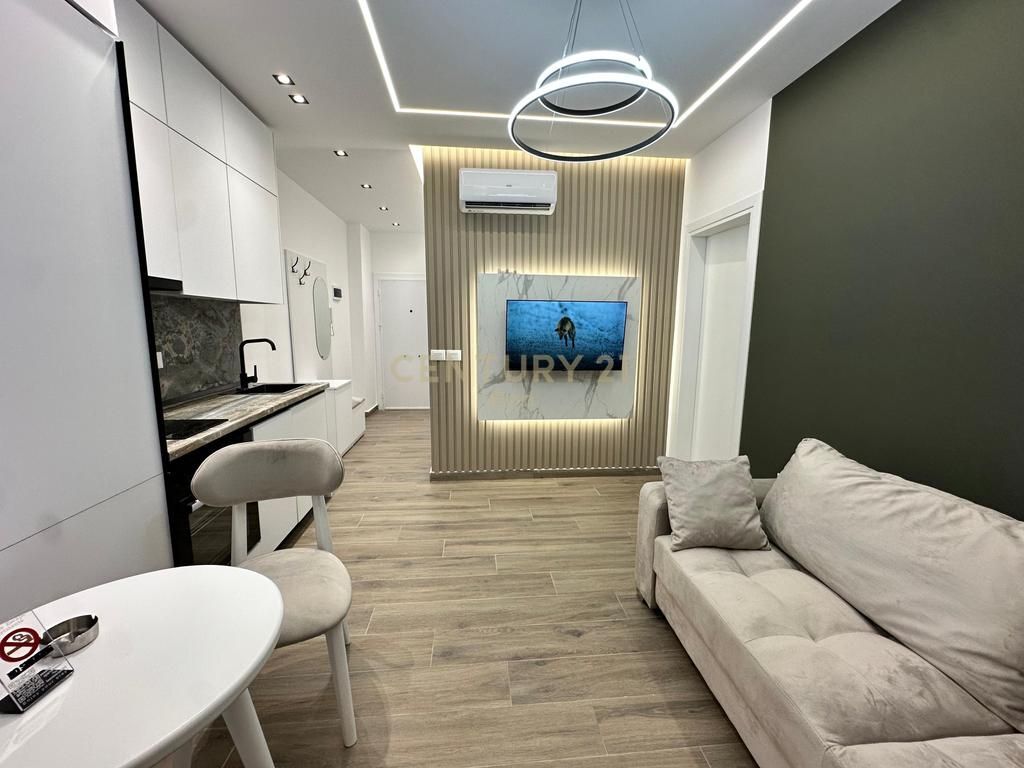 SHITEN 6 APARTAMENTE DHE 3 POSTE PARKIMI NE MALIN E ROBIT ! 460,000 €