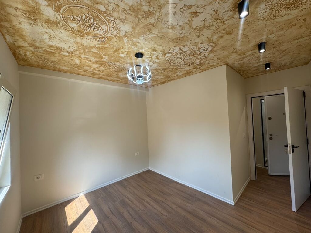 Apartament 1+1 ne shitje , Brraka !