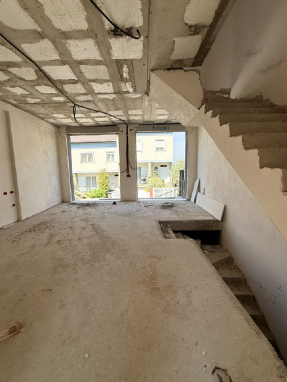 VENDESI VILLA SU 3 PIANI 205.5 m² | TEG