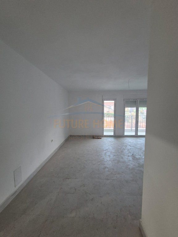 Rent, Apartment 3+1+2, located at the end of 5 May Street, near the “Ardian Klosi” School