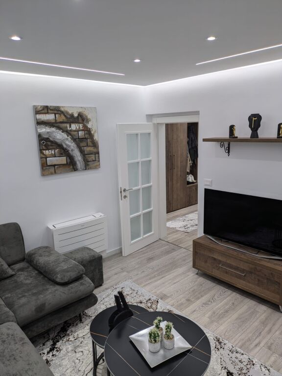 Qera | Apartament 1 + 1 | Rruga Ferit Xhajko | 700 €/muaj