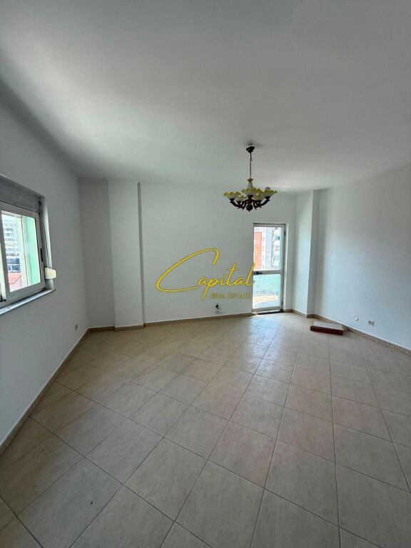 VENDESI APPARTAMENTO 2+1 COMUNE DI PARIGI 225.000 EURO