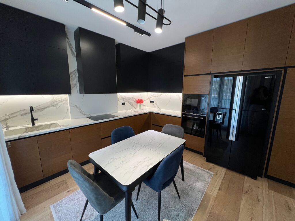 Apartament 3+1+2 poste parkimi per qera pranë TEG