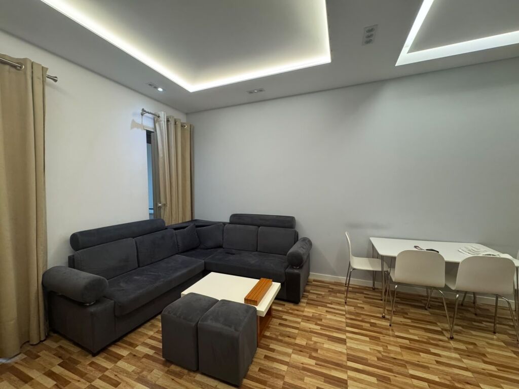 For rent 1+1+parking Delijorgji Complex 900 thousand lek