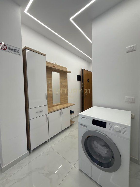 JEPET ME QIRA APARTAMENT LUKSOZ 1+1 I MOBILUAR, ME PAMJE NGA DETI !