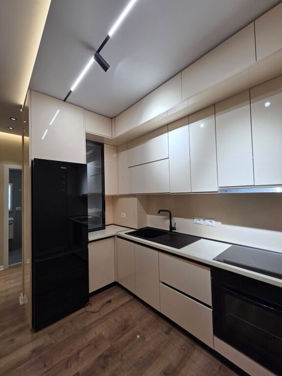 *APARTAMENT 1+1 PER QIRA | CONCORD CENTER, 5 MAJI