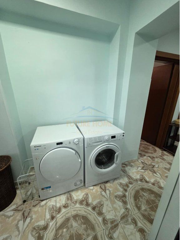 Affitto, Appartamento 2+1, Blloku, Tirana.