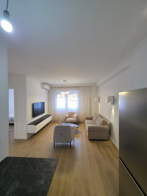 APARTAMENT 1+1 NË SHITJE RRUGA KAVAJES