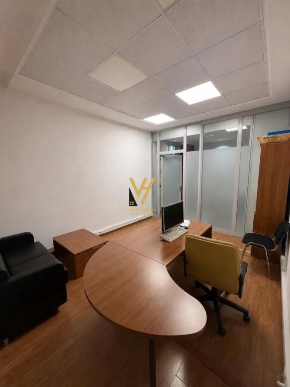 JEPET ZYRE 60 M2 ME QIRA TE RRUGA E ELBASANIT 800 EURO