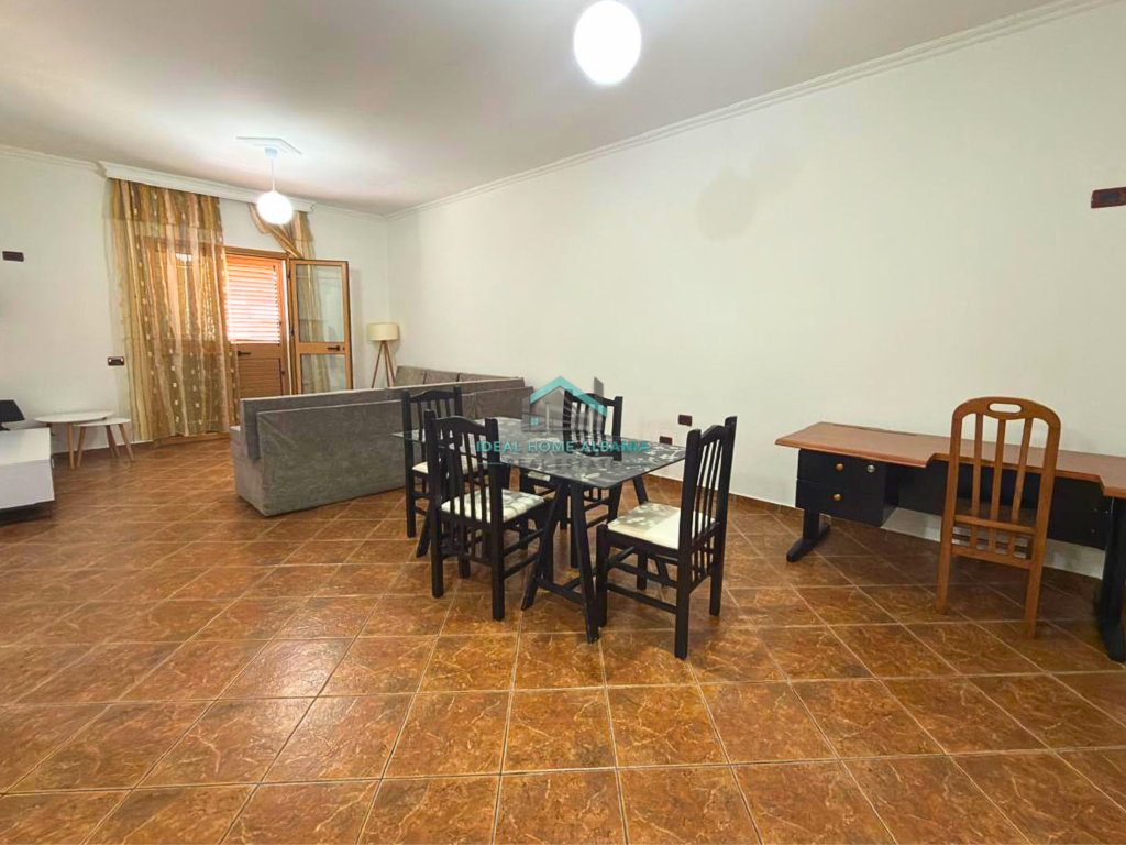 APARTAMENT 2+1 ME QIRA – PRANË PASTICERI ELEZAJ, VLORË