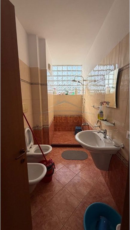 Rent, Apartment 2+1+2 Center, Durres    80,000 Lek
