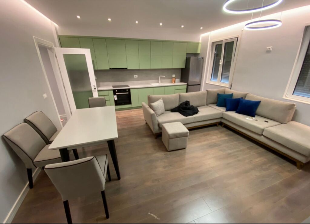 Shitet Apartament 2+1 Liqeni i Thate