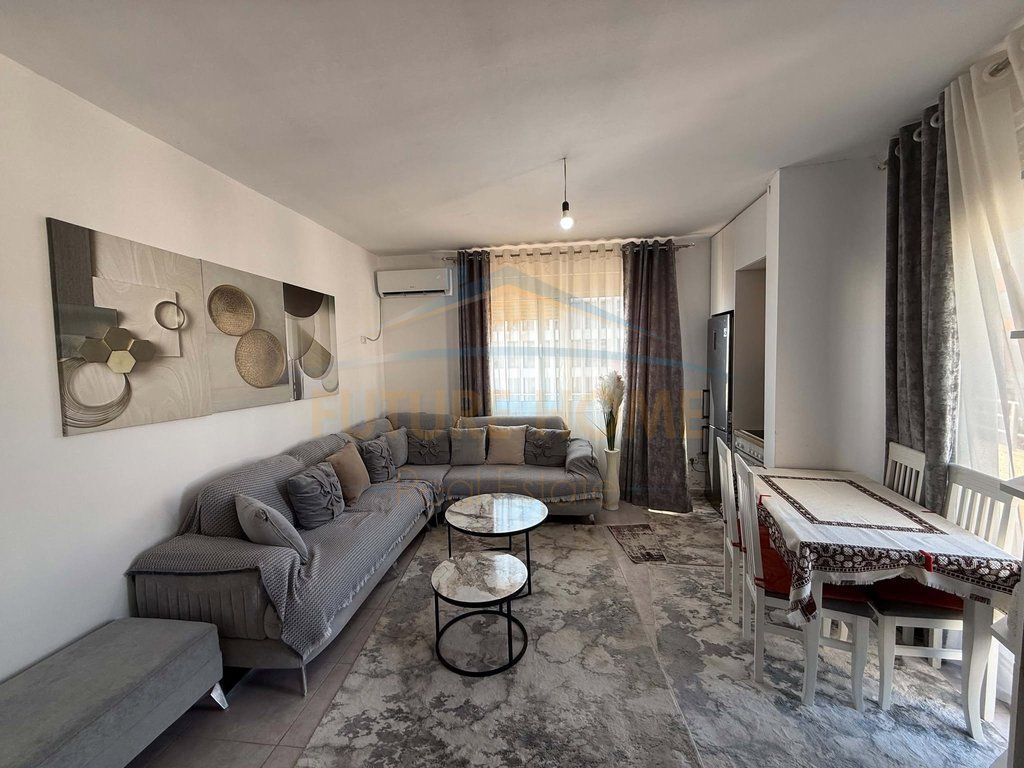 Affitto, Appartamento 1+1 + Veranda, Complesso Fratari, Anello Nuovo, Tirana