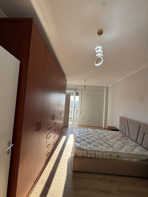 Apartament me qira 1+1 në 5 Maj