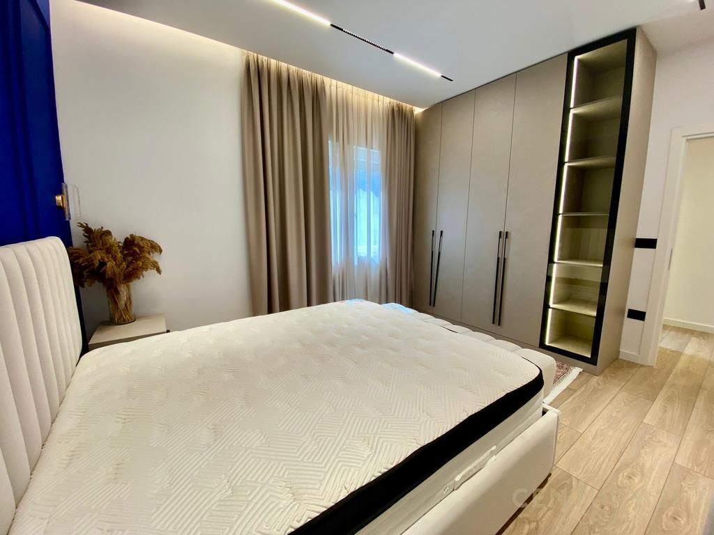 Apartament 2+1+2 per shitje te Kodra E Diellit