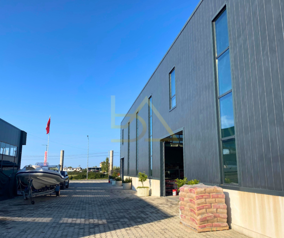 SHITEN 2 KAPANONE DHE SHTËPI PRIVATE – ISHULL - LEZHË, LEZHË