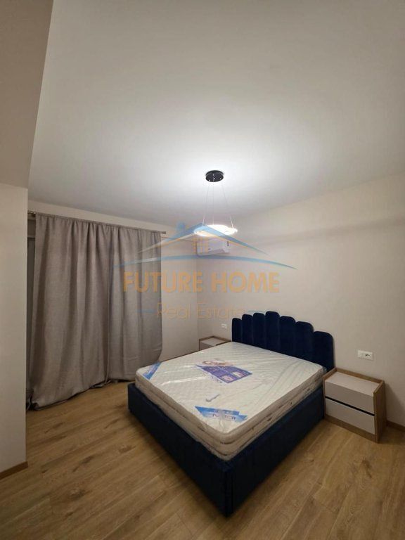 Shitet, Penthouse 2+1+2+Verandë+2 Poste Parkimi, Bulevardi Zhan D'ark, Tiranë